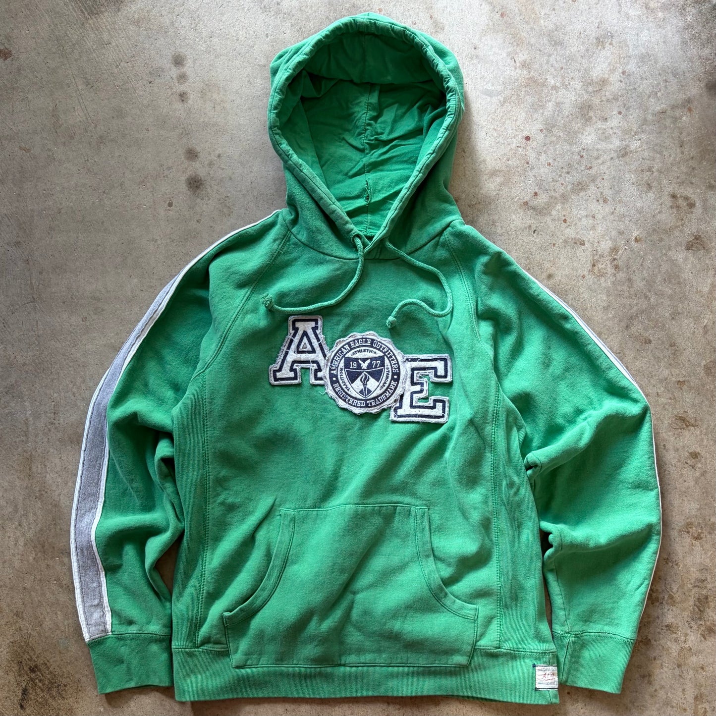 (M) American eagle striped sleeve hoodie
