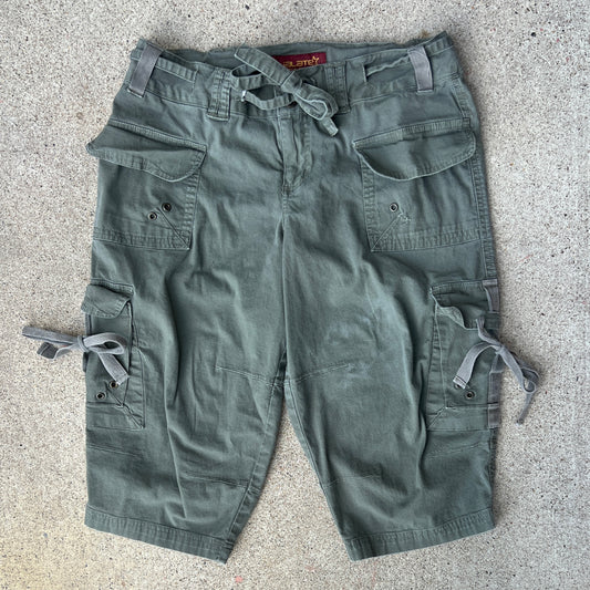 (9) jalate cargo jorts