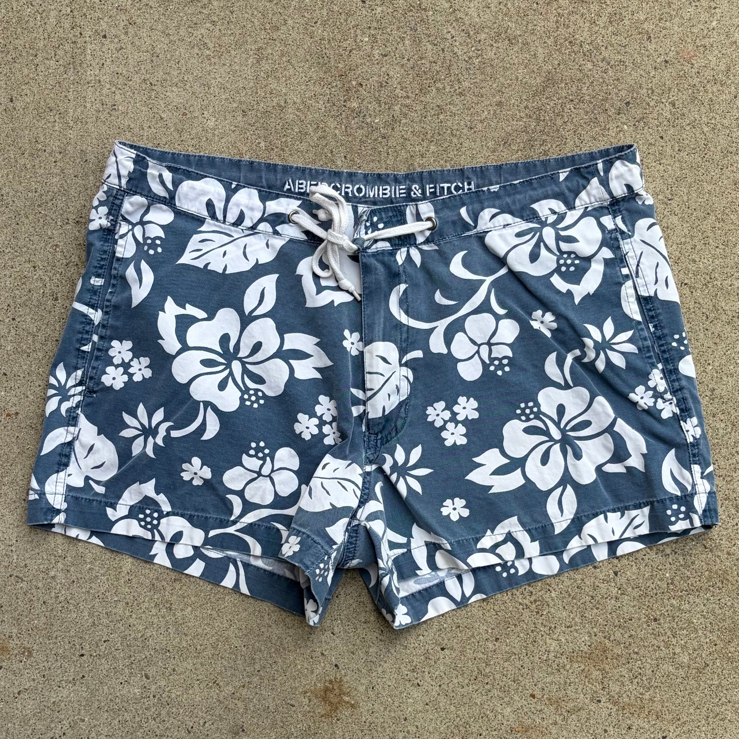 (M) Abercrombie & fitch hibiscus swim shorts