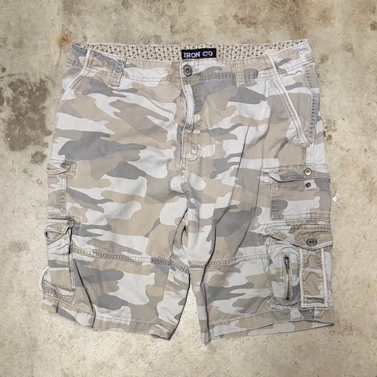 (36) Iron co shorts