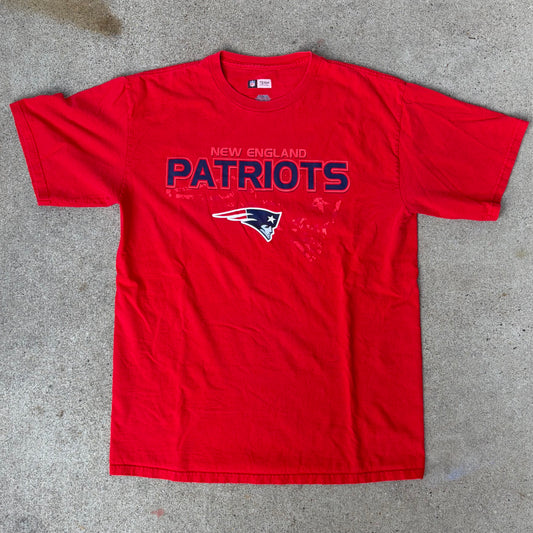 (L) New England Patriots tee