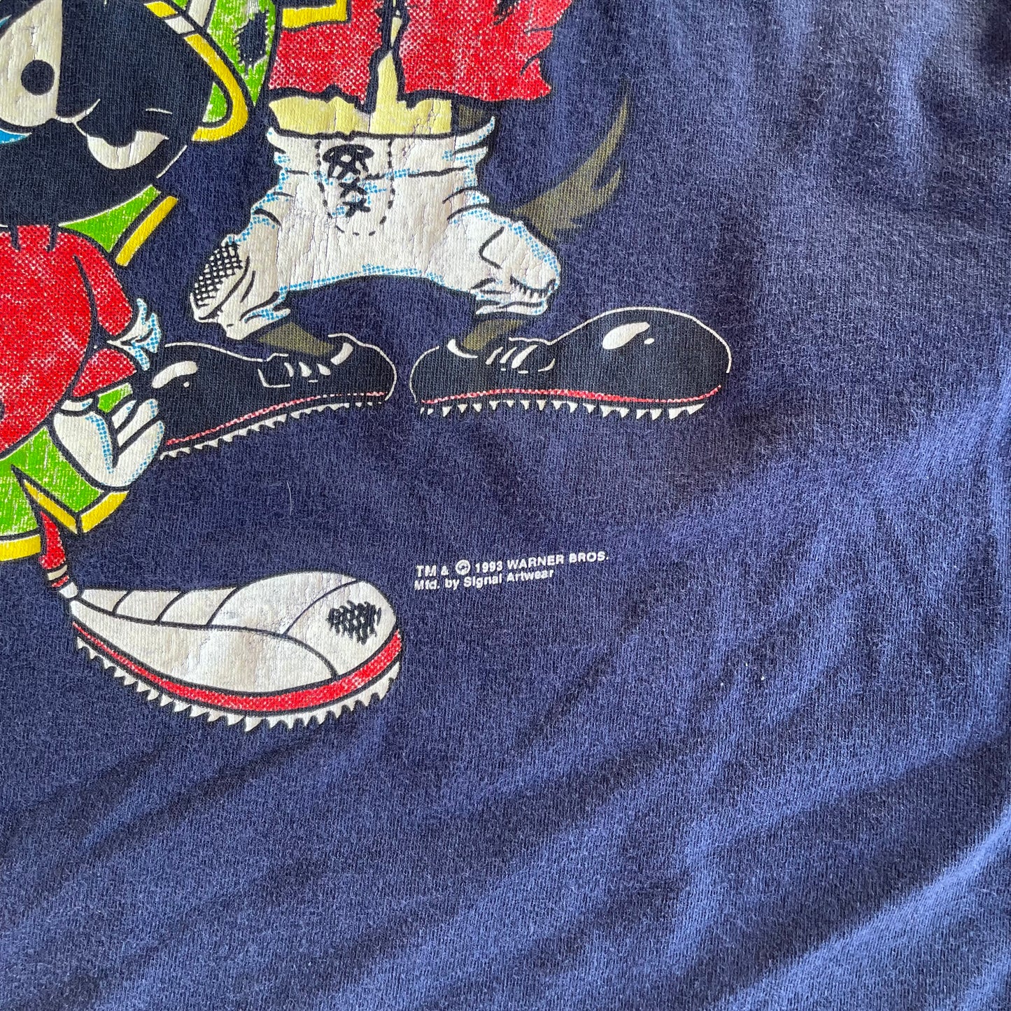 (2XL) 1993 Warner bros looney football shirt