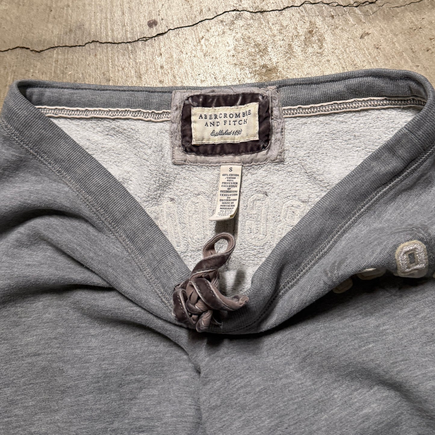 (S) ladies Abercrombie & fitch 1892 capri joggers