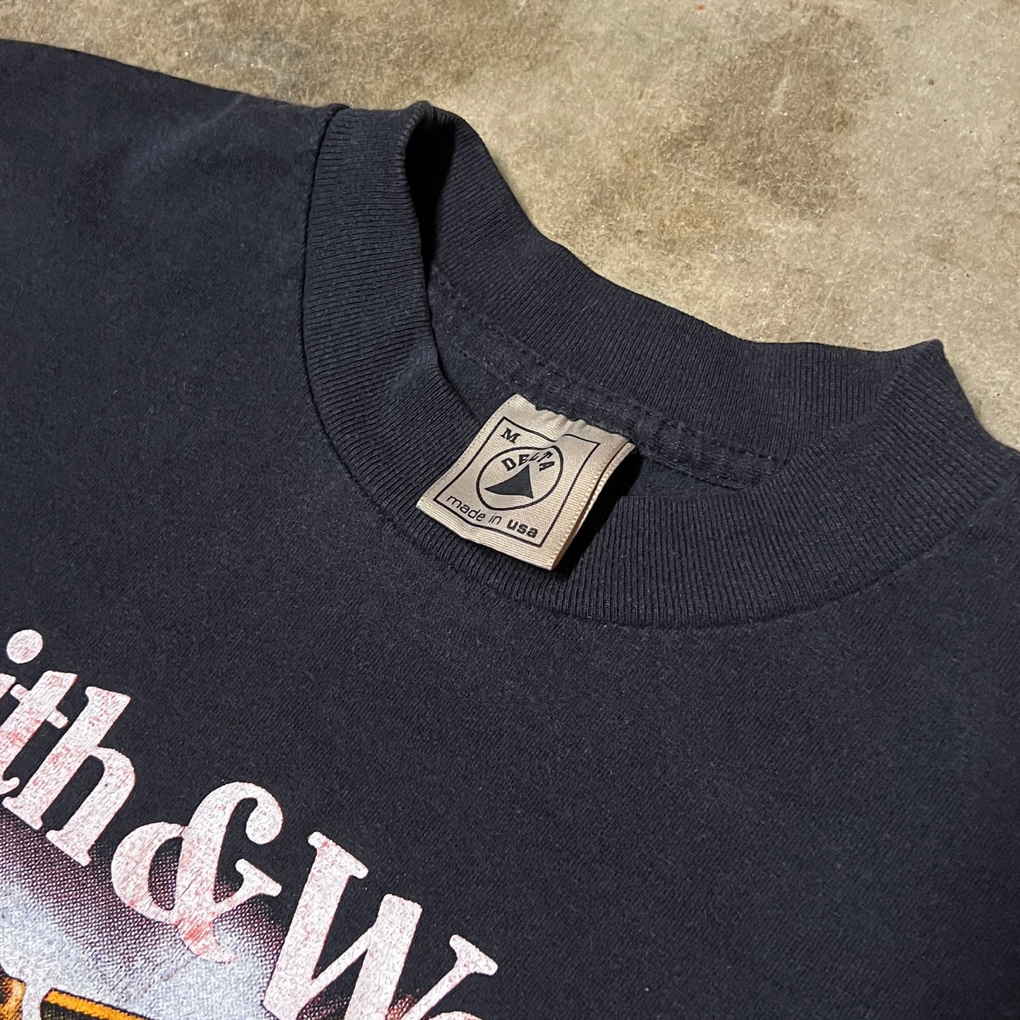 (M) 1992 Smith & Wesson tee