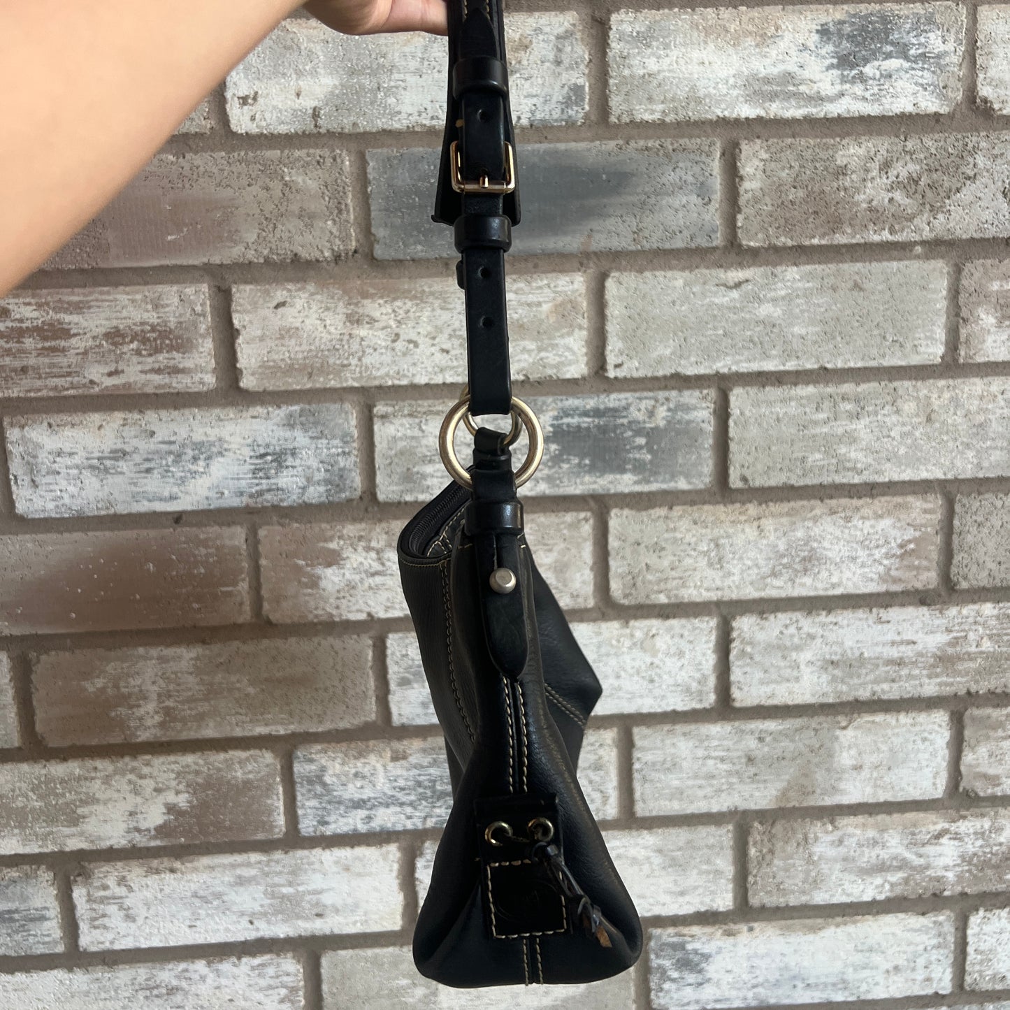 vintage classic dooney & bourke black shoulder bag