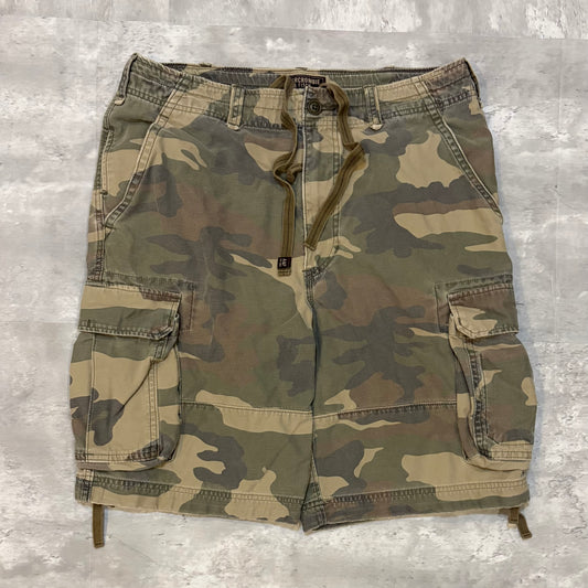 (34) Abercrombie & fitch camo cargo shorts