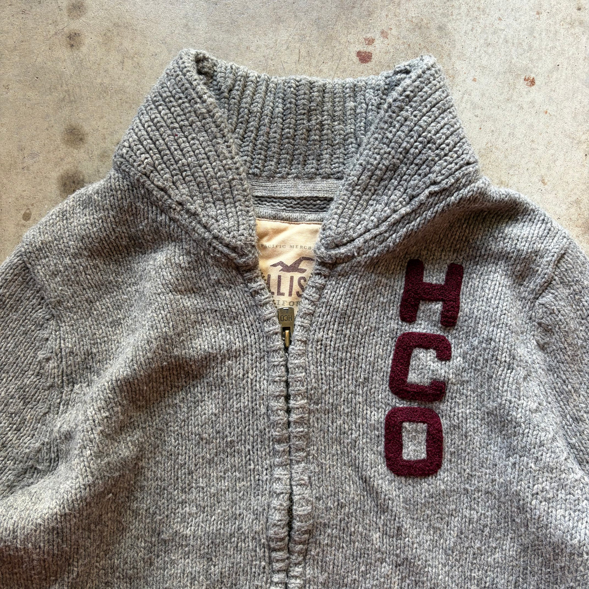 (M) Hollister cali bear sweater jacket