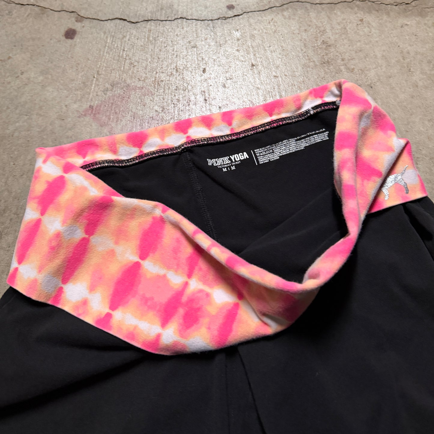 (M) ladies Victoria’s Secret tie-dye capri fold over leggings