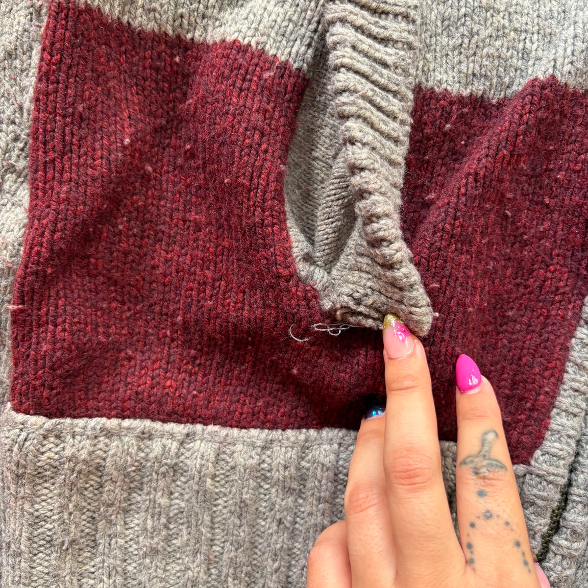 (M) Hollister cali bear sweater jacket