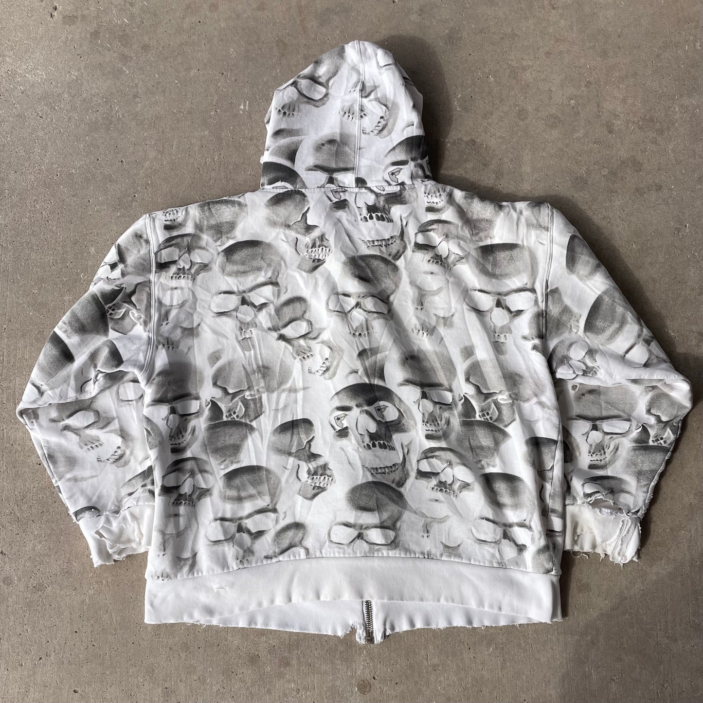 (L) Famous skulls hoodie