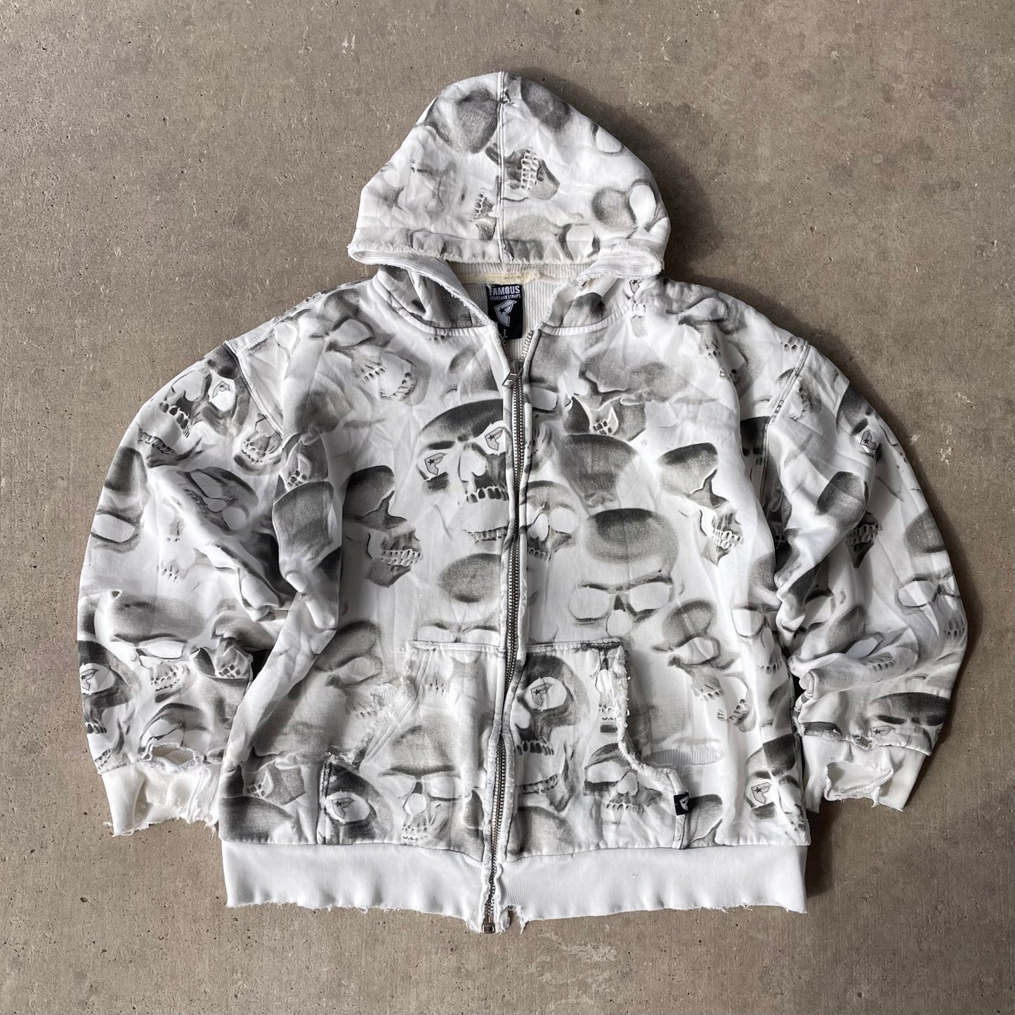 (L) Famous skulls hoodie