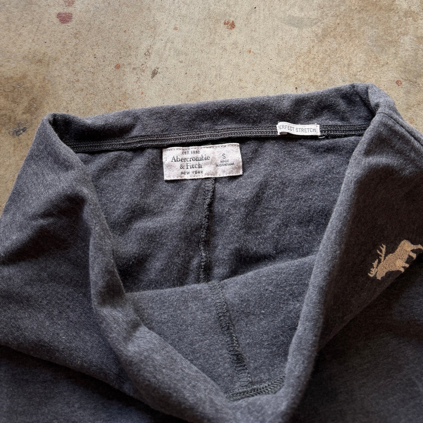 (S) Abercrombie & fitch spell out fold over leggings