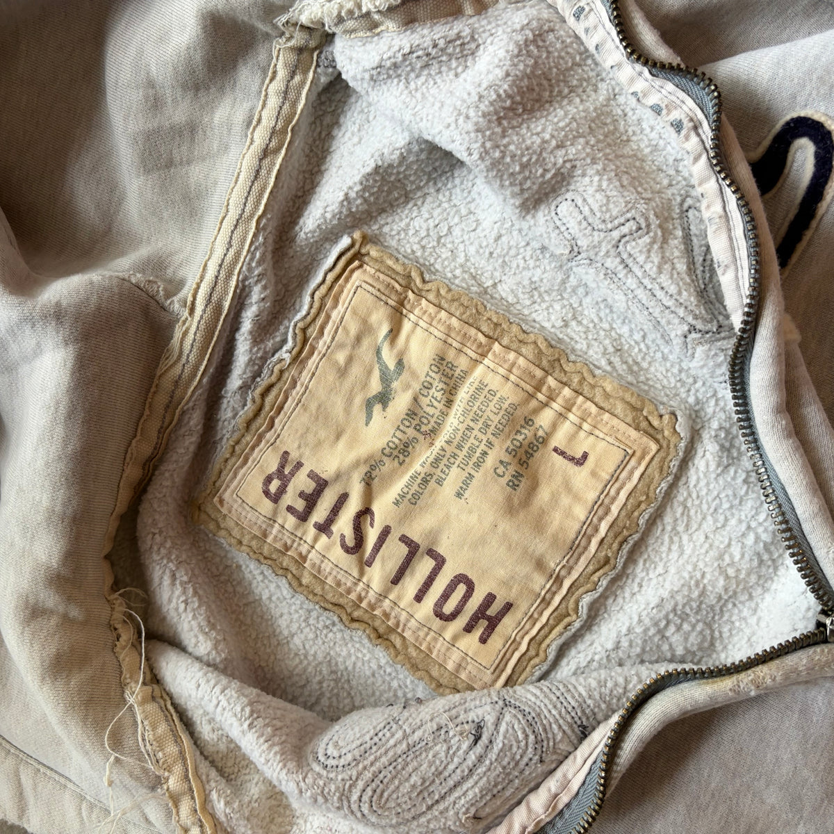 (L) Hollister grey zip up hoodie