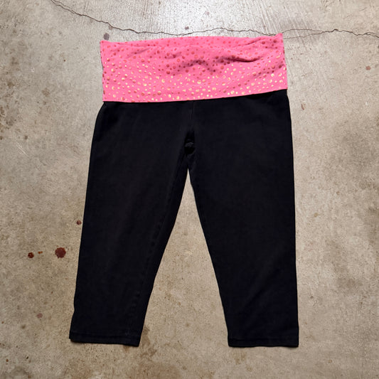 (M) ladies Victoria’s Secret polka dot capri fold over leggings
