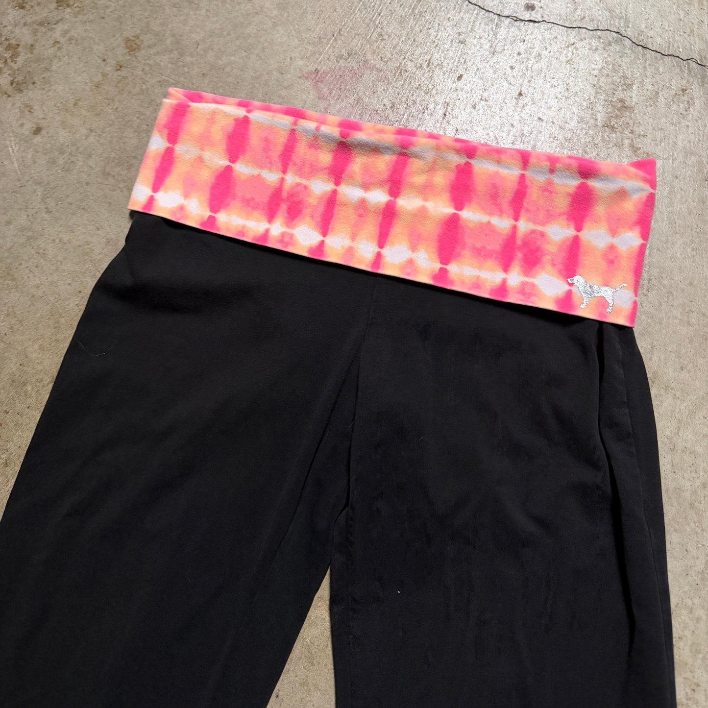 (M) ladies Victoria’s Secret tie-dye capri fold over leggings