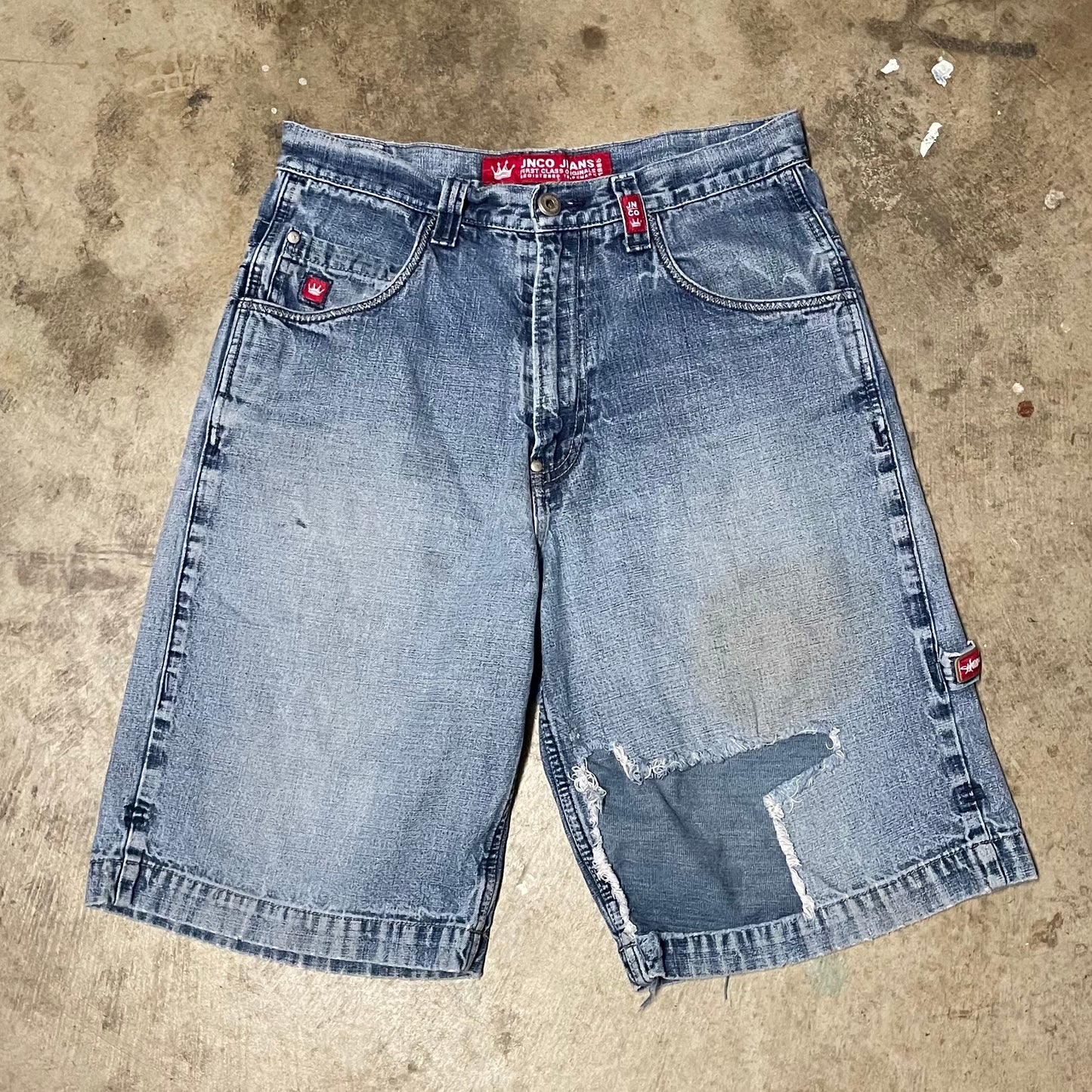 (33) Jnco snake 8 ball jorts