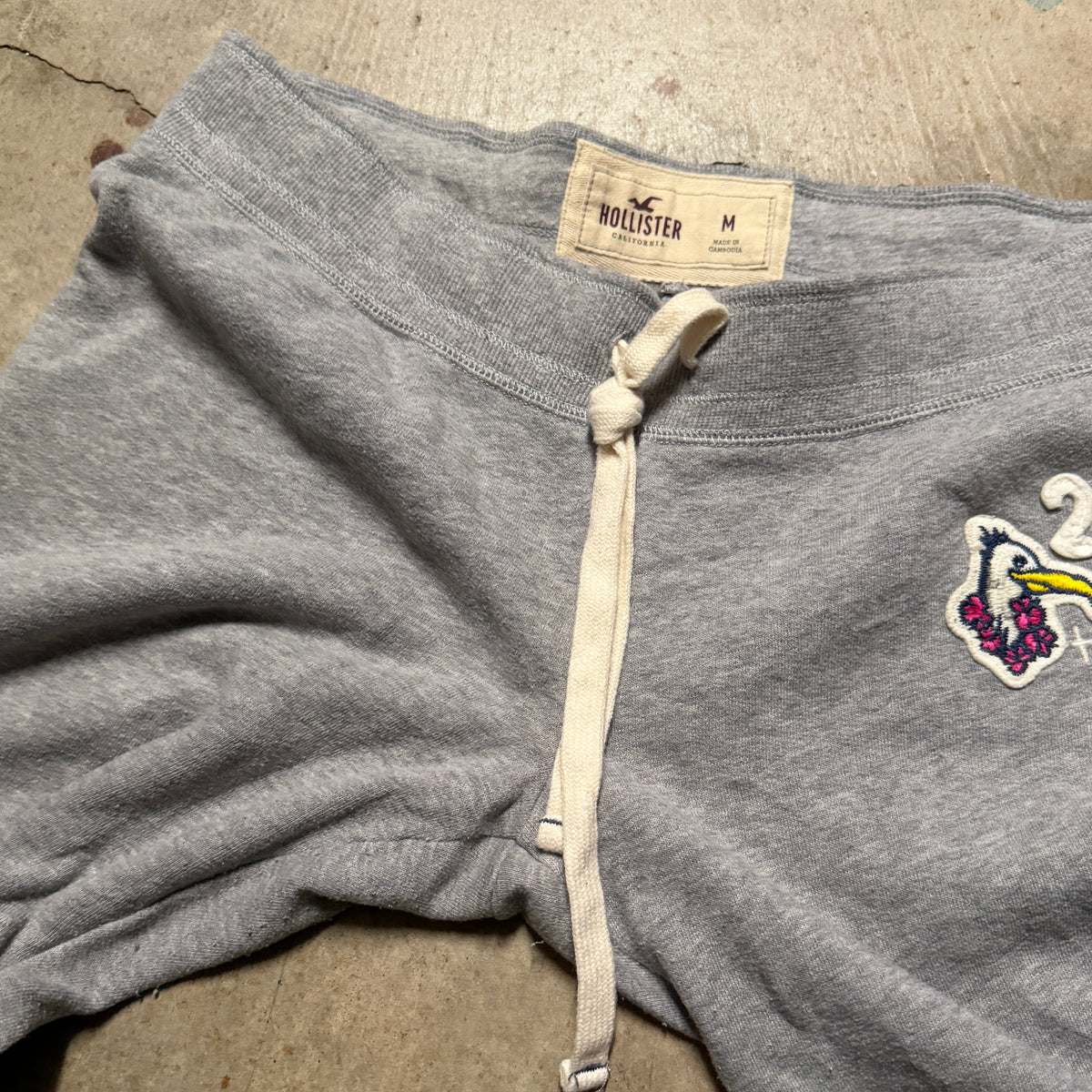 (M) ladies Hollister 22 pelican spellout capri joggers