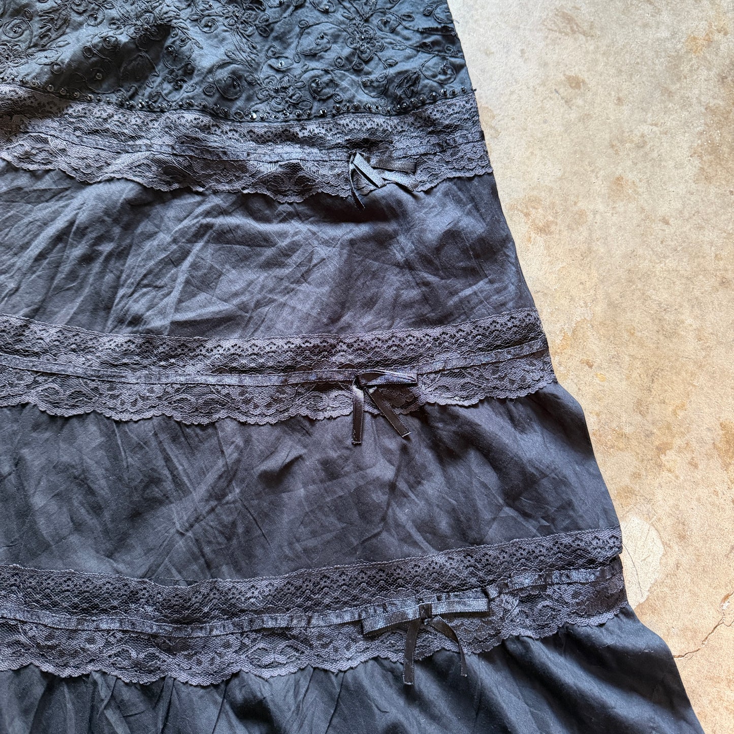 (M) hot topic midi skirt
