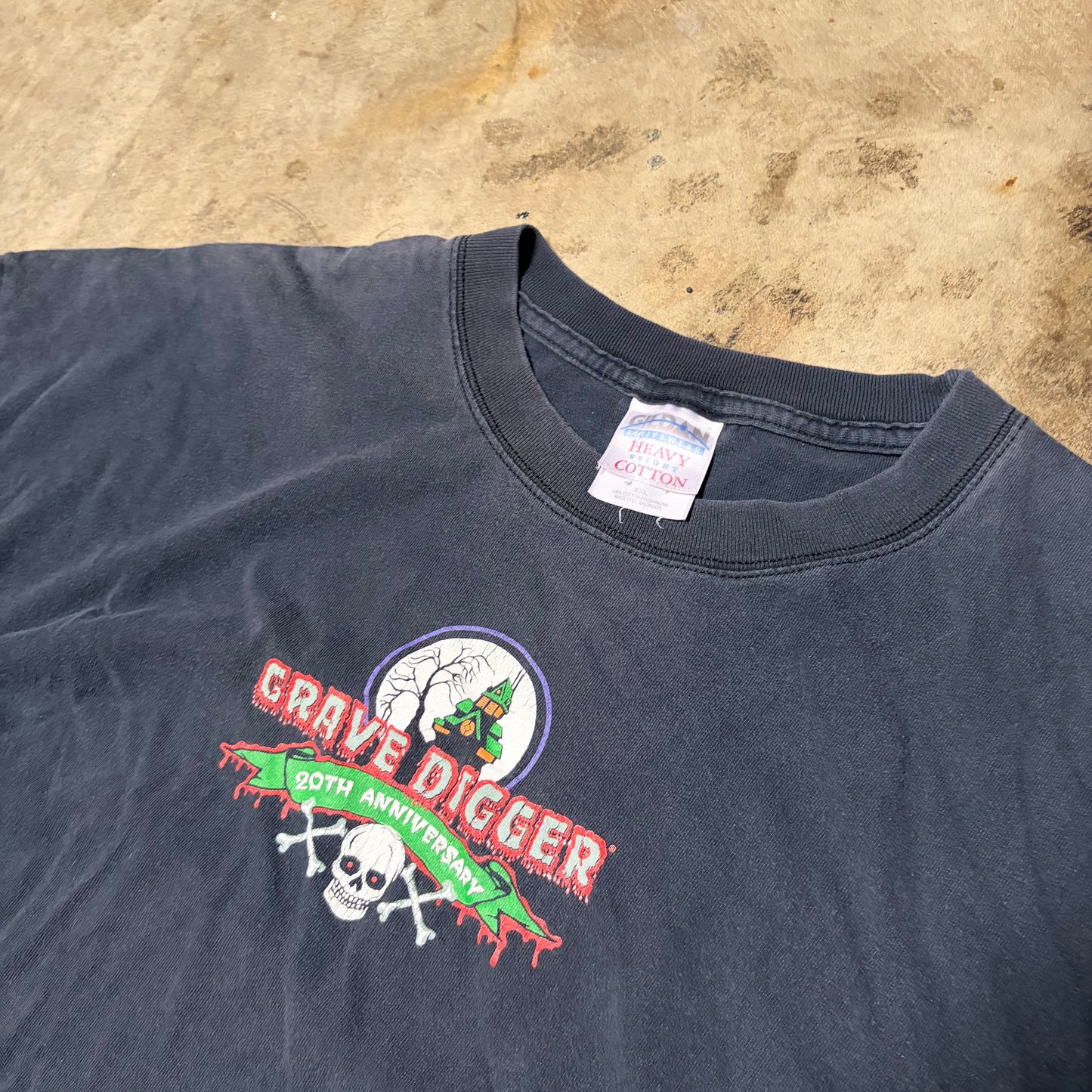 (XXL) 2002 Grave Digger Monster Truck tee