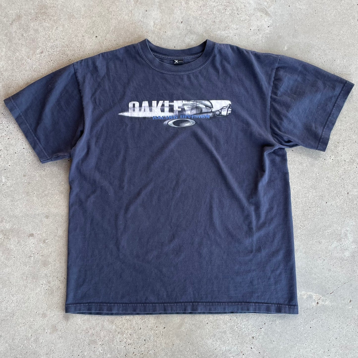 (L) Oakley racing tee