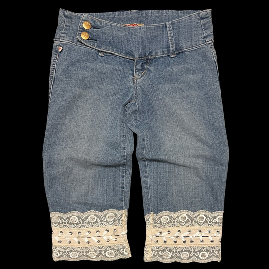 (3/4) xoxo lace capri pants