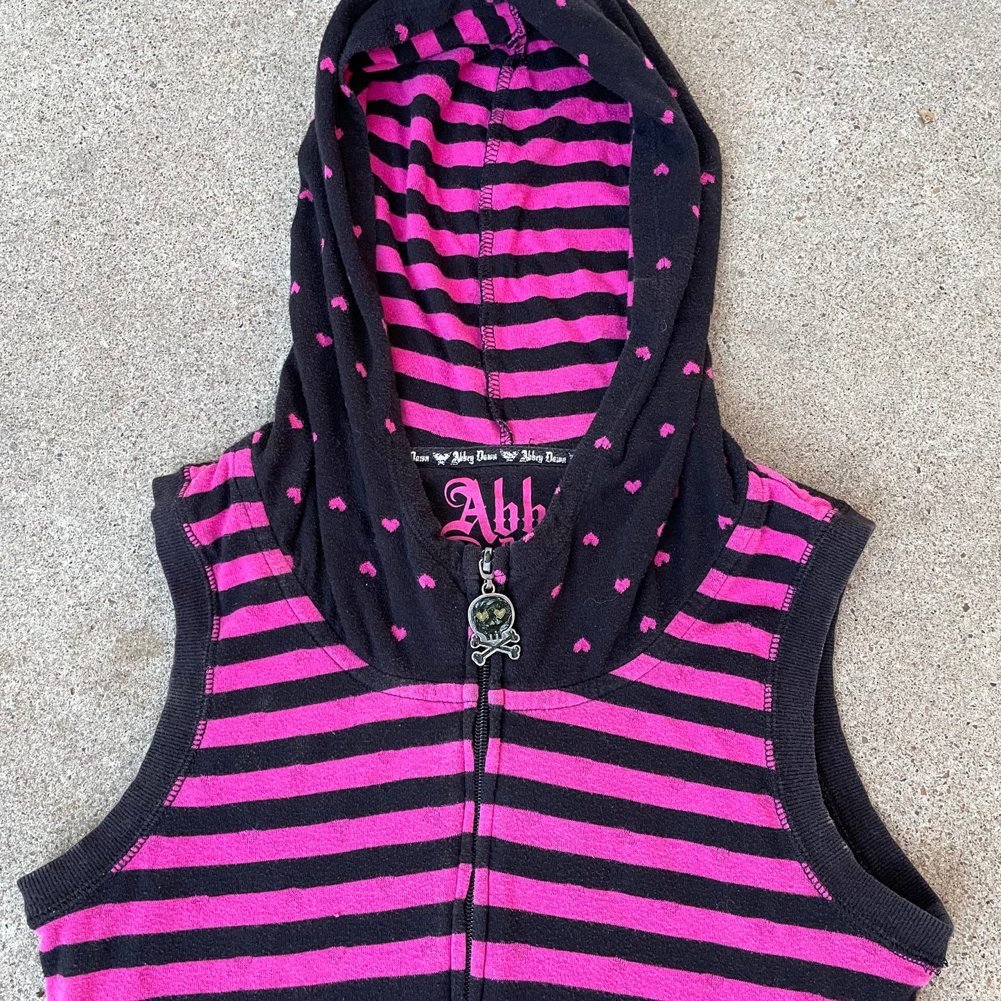 (L) Abbey Dawn pink striped sleeveless hoodie vest