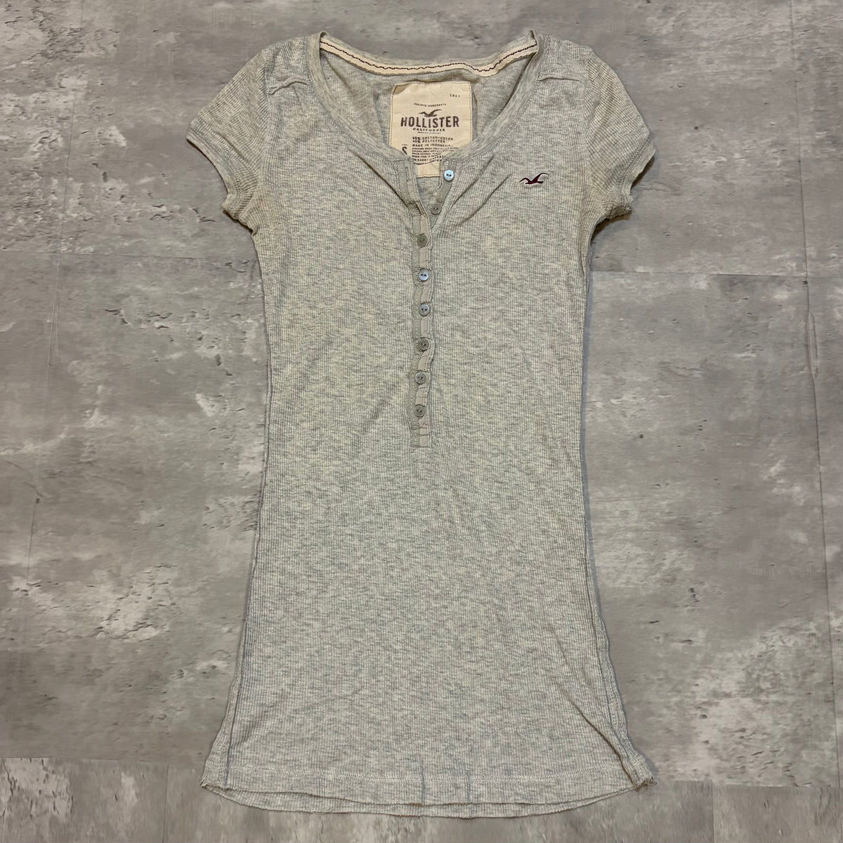 (S) ladies Hollister grey Henley tee