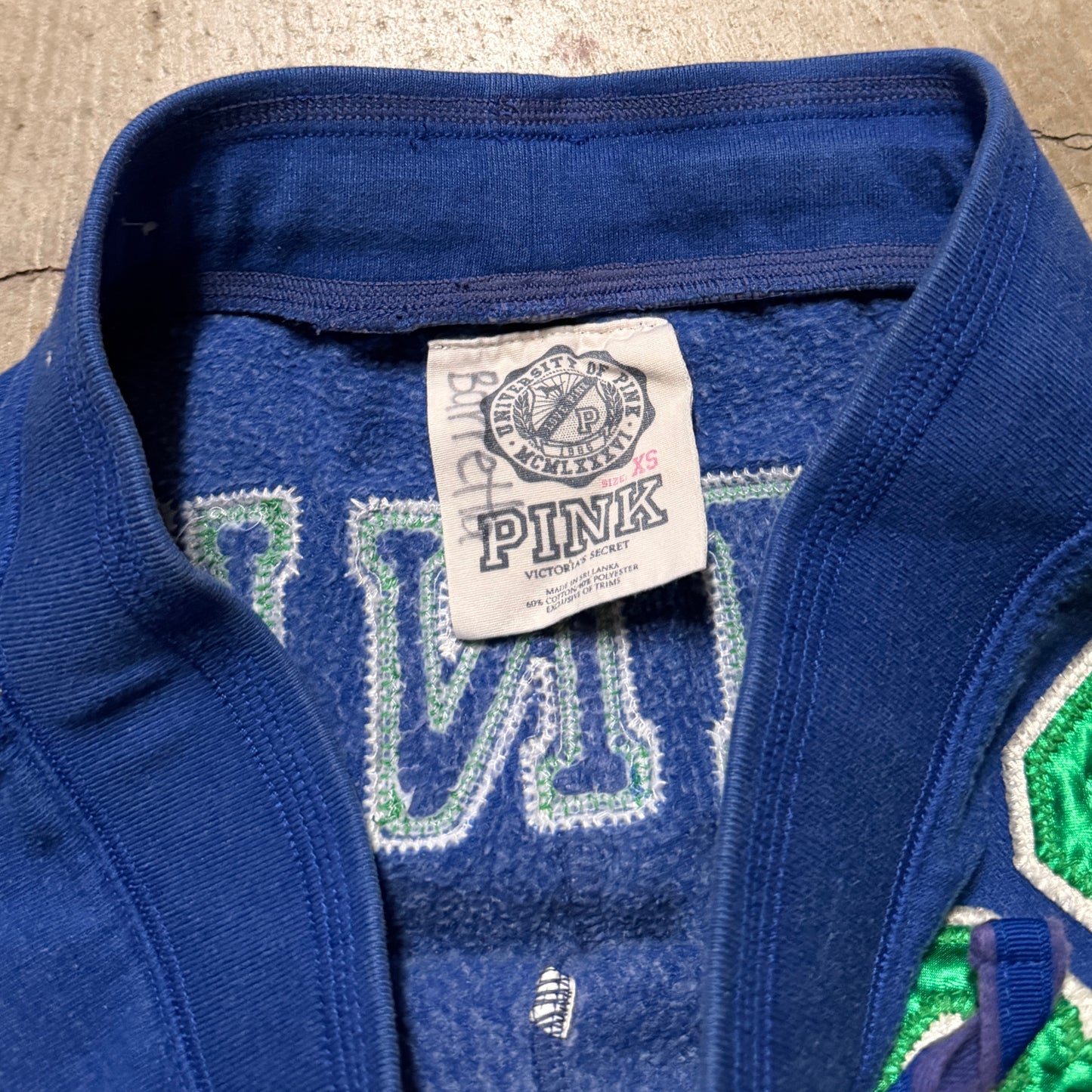 (XS) ladies Victoria’s Secret pink capri joggers