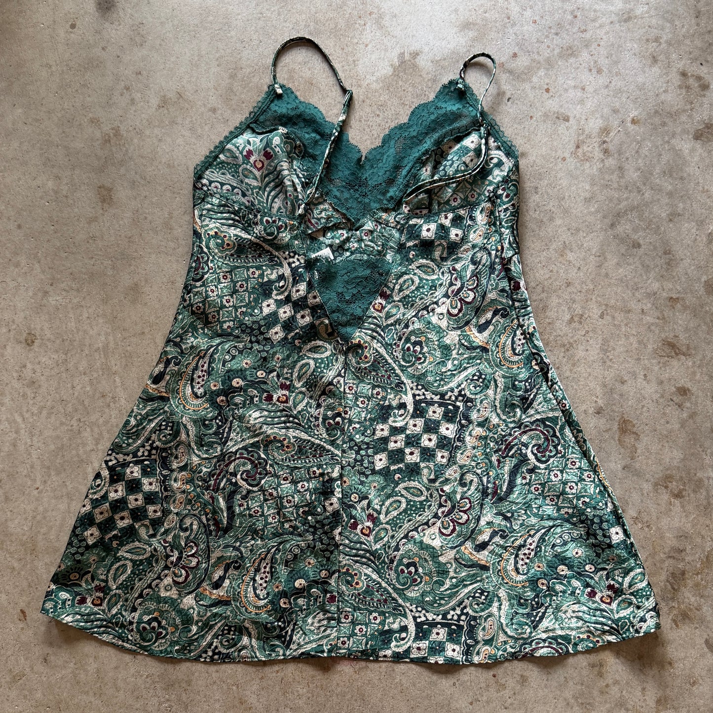 (S) vintage Victoria’s Secret paisley mini slip dress