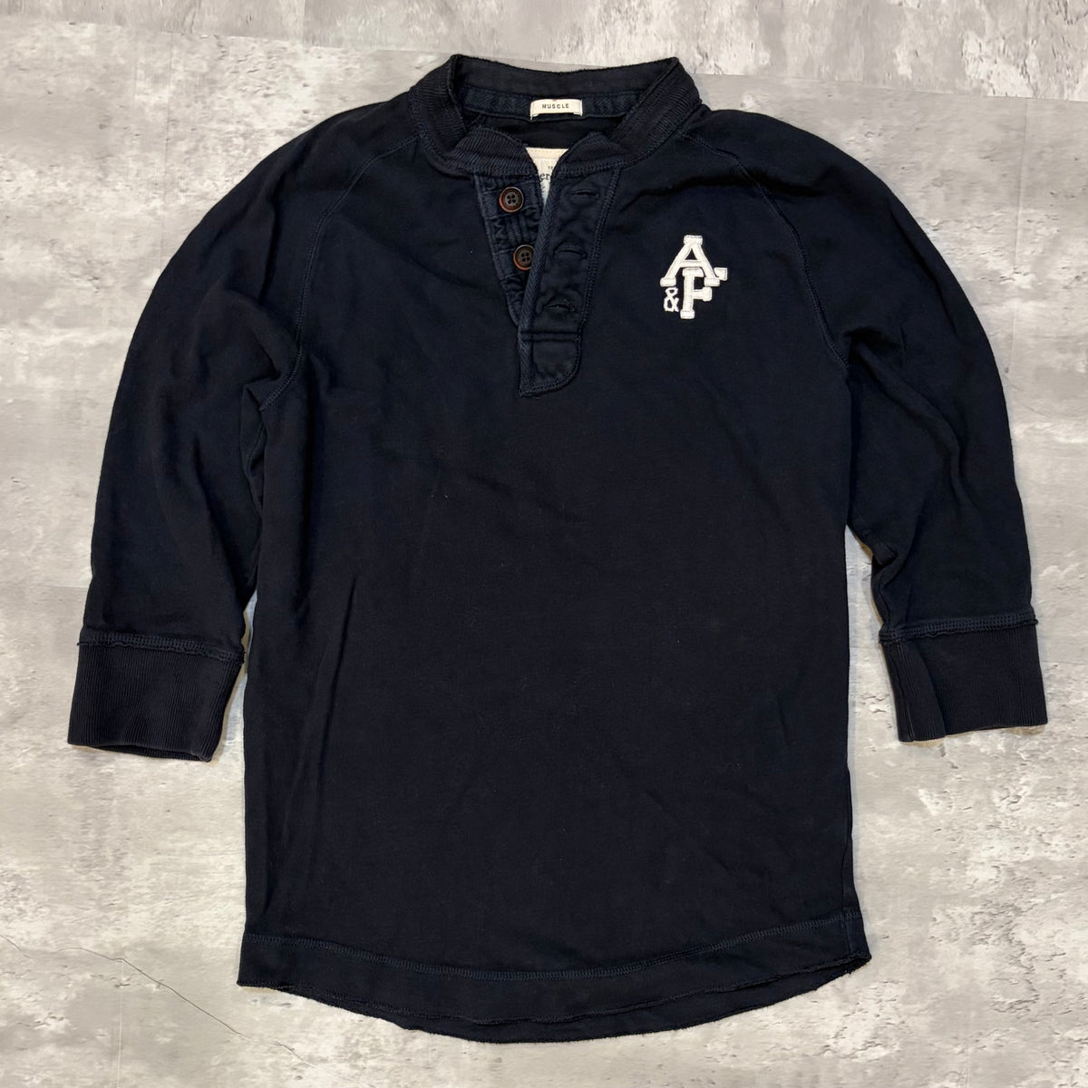 (M) Abercrombie & fitch navy blue muscle 3 quarter inch sleeve shirt