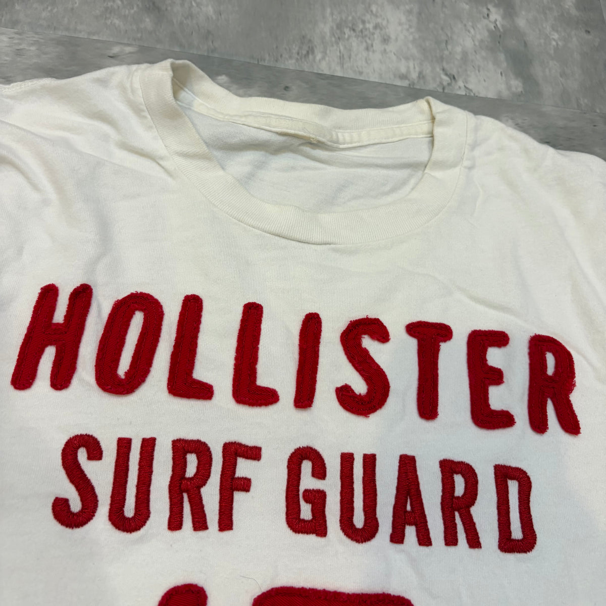 (L) Hollister surf guard tee